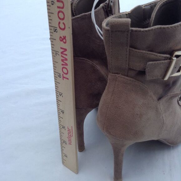 Wild Diva Faux Suede Lace-Up Peep Toe Ankle Booties Never Worn Size 7.5 - Picture 6 of 6